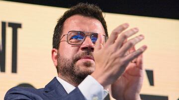Pere Aragon¨¨s abandona la primera l¨ªnea de la pol¨ªtica