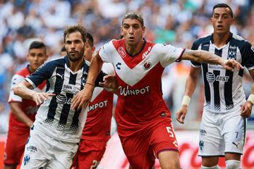 El ex jugador del Metz de Francia, sufrió para acoplarse con el cuadro jarocho, sin embargo, de a poco se volvió indiscutible en la zaga de los del Puerto.