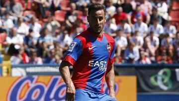 El futbolista, Pedro López, durante un partido con el Levante.