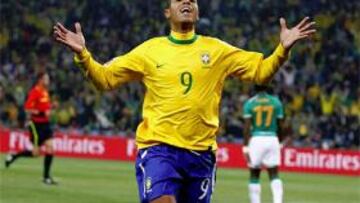 Galliani confirma el interés por Luis Fabiano: "Al jugador siempre le ha gustado el Milan"