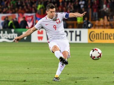 Lewandowski becomes Poland's record scorer in Armenia rout