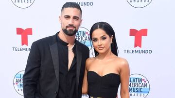 El futbolista de LA Galaxy es el protagonista del nuevo videoclip de Becky G, que ya suma m&aacute;s de 200,000 reproducciones en tan solo unas horas.