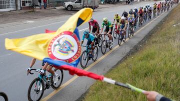 AMDEP6551. PAIPA (COLOMBIA), 07/02/2024.- Corredores compiten en la segunda etapa de la carrera ciclística Tour Colombia 2024 hoy, entre Paipa y Santa Rosa de Viterbo (Colombia). EFE Carlos Ortega