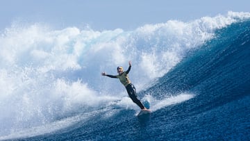 CLOUDBREAK, FIJI - SEPTEMBER 2: Molly Picklum of Australia after winning the 2025 World Title after Title Match 3 at the Lexus WSL Finals Fiji on September 2, 2025 at Cloudbreak, Tavarua, Fiji. (Photo by Ed Sloane/World Surf League)