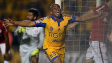 Ar&eacute;valo R&iacute;os marc&oacute; el tercer gol de Tigres.