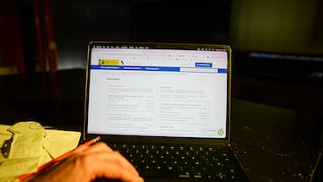 Una persona hace el borrador de su declaración de la renta en un ordenador, a 8 de abril de 2026, en Madrid (España). La Campaña de la Renta y Patrimonio correspondiente al año 2025 ha arrancado hoy, 8 de abril, con la presentación de las declaraciones por Internet. La Agencia Tributaria ya ha puesto a disposición de los contribuyentes sus datos fiscales y otros contenidos con el objetivo de que puedan adelantar las gestiones de cara a la presentación de la declaración. También está disponible el nuevo servicio para obtener el número de referencia para 2025, que permitirá gestionar todos los servicios para la Campaña (y para las campañas anteriores).
08 ABRIL 2026;RENTA;AGENCIA TRIBUTARIA;BORRADOR;CAMPAÑA RENTA;DECLARACIÓN;
Jesús Hellín / Europa Press
08/04/2026
