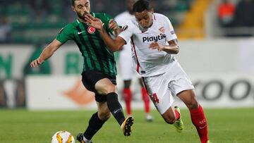 El delantero Luis Fernando Muriel anot&oacute; un gol en la victoria de su equipo Sevilla contra Akhisar de Turqu&iacute;a, por la fecha 4 de la Europa League.