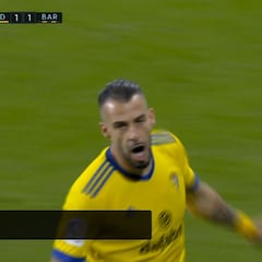 El sainete entre Alba, Lenglet y Ter Stegen y la clase de Negredo en el gol que hunde al Barça