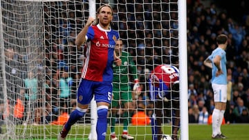 Lang celebra su gol, el de la remontada del Basilea ante el City.