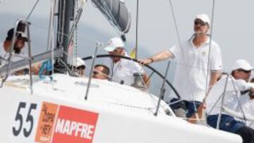 El Rey Felipe VI a bordo del &#039;Aifos&#039; en la Copa del Rey MAPFRE. 