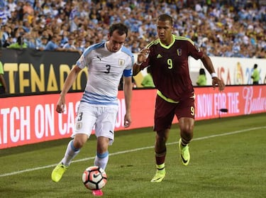 Filipe, Godín y Giménez, adiós a la Copa América en grupos