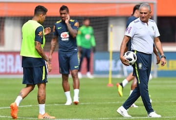 Tite pictured in today's session.