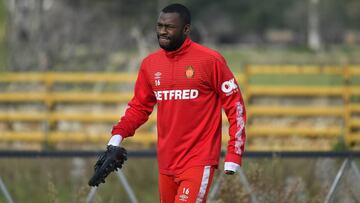 Salibur, en un entrenamiento con el Mallorca.