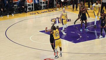 LeBron hace de Curry para meter a los Lakers en los Playoffs NBA