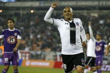 Humberto Suazo en su regreso a Colo Colo, en 2015.