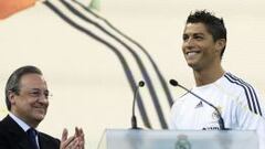El presidente del Real Madrid, Florentino P&eacute;rez, junto a Cristiano Ronaldo el d&iacute;a de la presentaci&oacute;n del portugu&eacute;s.