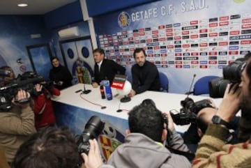 Volvió al club madrileño en enero y presentó su renuncia como técnico del Getafe mediante un comunicado en febrero, sólo un mes después. Desavenencias con el presidente de la entidad le forzaron a salir de forma precipitada.