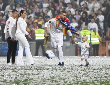 Real Madrid celebrate 
SERGIO RAMOS 