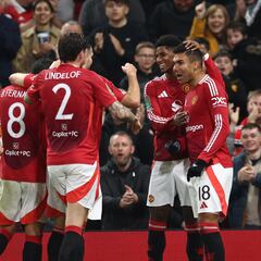 Van Nistelrooy domina el caos de Old Trafford