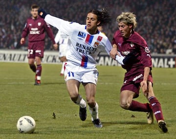 Nilmar, con 20 a&ntilde;os, en un partido con el Olympique de Lyon en enero de 2005.