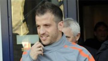 Van der Vaart, baja contra Inglaterra por lesión