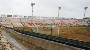 <b>EN RUINAS. </b>Aspecto del interior del estadio Lluís Sitjar.