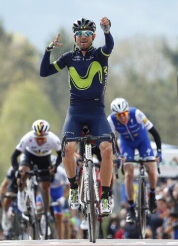 El español Alejandro Valverde del Movistar celebra su victoria en la Flecha Valona en el Muro de Huy