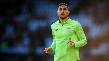 VIGO, SPAIN - JANUARY 29: Oscar de Marcos of Athletic Club in action during the warmup prior to the LaLiga Santander match between RC Celta and Athletic Club at Estadio Balaidos on January 29, 2023 in Vigo, Spain. (Photo by Octavio Passos/Getty Images)