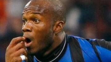 El Inter da permiso a Suazo para que pase examen médico con el Genoa