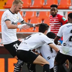 La piña tras la asistencia de Guedes, que gozó de libertad