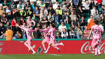 Darder celebra el gol que le dio al Espanyol la victoria en Elche.