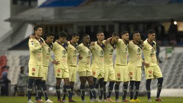 Tras la eliminación en Copa MX, el técnico mexicano sólo se quedará con Diego Lainez y Edsón Álvarez de los canteranos para competir en Liga.