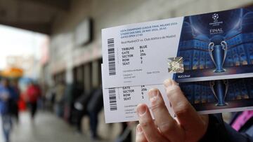 Una socia con dos entradas.