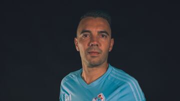 Iago Aspas posa con el uniforme del Celta para la temporada 2023-2024.