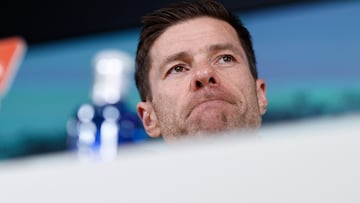 MADRID, 13/12/2025.- El entrenador del Real Madrid, Xabi Alonso, ofrece una rueda de prensa después del entrenamiento del equipo en la Ciudad Deportiva de Valdebebas en Madrid este sábado. El Real Madrid se enfrenta mañana al Alavés en un partido de LaLiga en Vitoria. EFE/ Rodrigo Jiménez