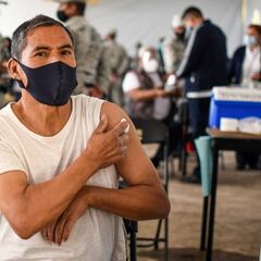 Ten cuidado, no compartas en redes sociales tu tarjeta de vacunación contra Covid-19