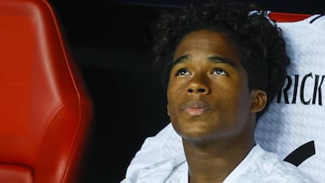 Endrick, en el banquillo.