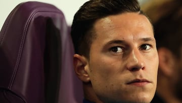 Draxler, del PSG, en el banquillo.