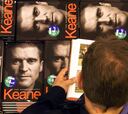 Keane escandaliza al mundo con un libro truculento (2002)