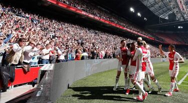 Erratic Ajax prepare for Madrid with defeat away to Heracles