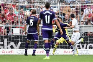 James Rodríguez hace el 1-0 ante el Totenham.