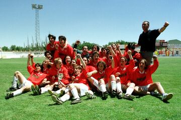 Es el primer equipo madrileño del palmarés con tres Copas en su haber (1992, 1995 y 1999). En la foto, el equipo que ganó la Copa en 1999. 