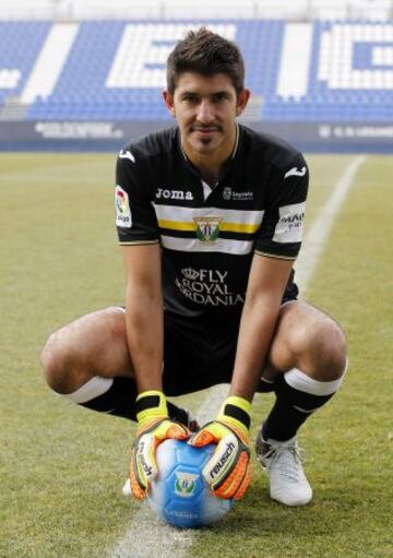 El Leganés ha presentado este mediodía a su nuevo fichaje, Nereo Champagne, portero argentino de 31 años cedido desde el Club Olimpo de Buenos Aires. 