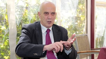 "Me apart¨¦ de los banquillos para ver crecer a mis hijos"