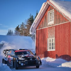 Kalle Rovanpera arrasa y abandona en su regreso a los tramos