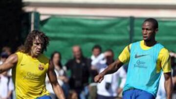 <b>DEBERÁ ESPERAR. </b>Piqué, en segundo plano, se reserva para el partido ante el Atlético de Madrid a pesar de que lleva dos días entrenándose con normalidad