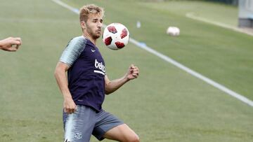 Sergi Samper en un entrenamiento del Barcelona.