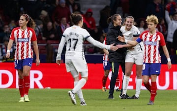 Las jugadoras del Madird CFF celebran el empate a dos.