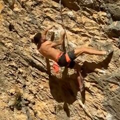 Alberto Ginés vuelve a la roca