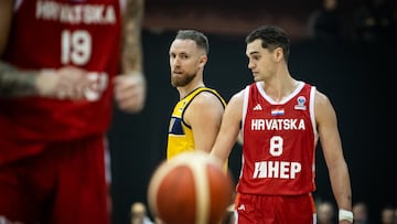 Dzanan Musa y Mario Hezonja durante el Bosnia-Croacia de las Ventanas de clasificaci¨®n para el Eurobasket.